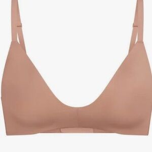 SKIMS Wireless Form T-Shirt Bra in Sienna Size 32C. Never worn.
